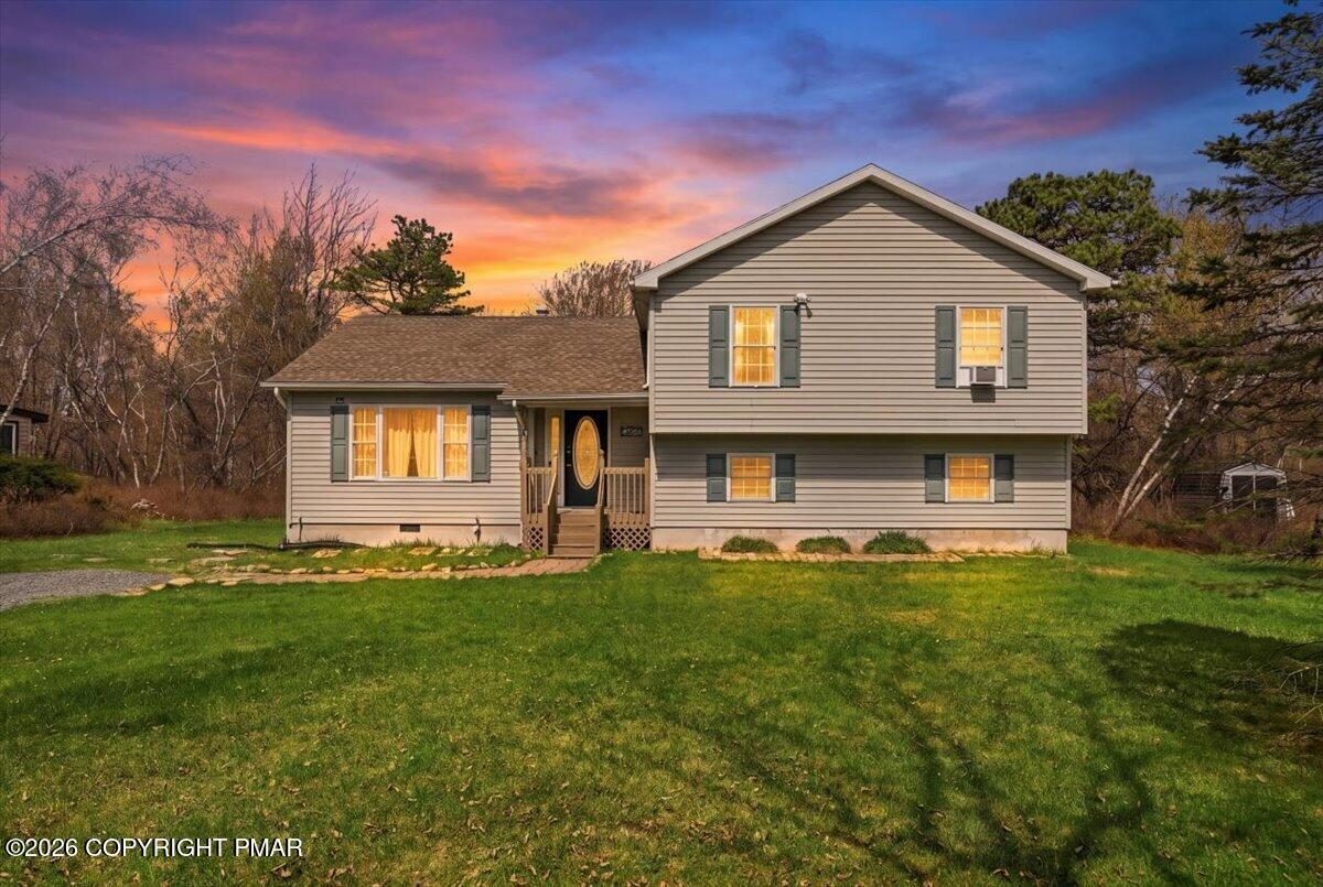 261 Clearview Dr, Long Pond, PA